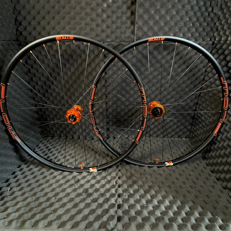 29″ Flow Ex3 DH/Enduro wheels with I9 Hydra H2 hubs