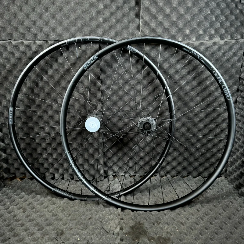 Notubes Hard trail Arch mk4/ Flow Ex3 set with Dt 370 boost hubs