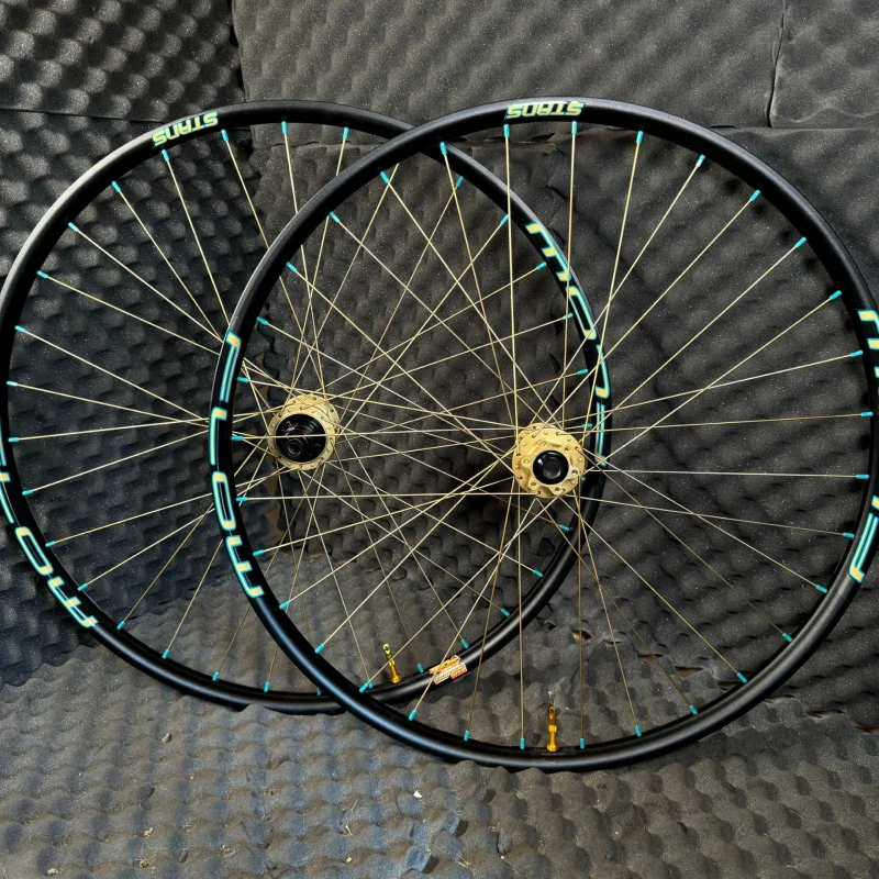 Matching Fox 50th Anniversary Hydra H2 hubs with Flow EX3 rims